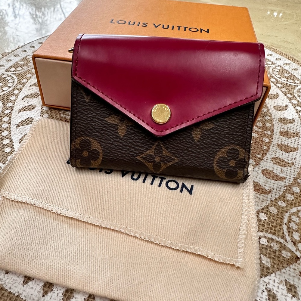 Louis Vuitton Red and Brown Zoe Women's Wallet